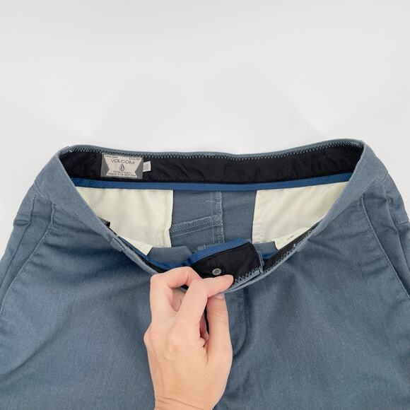 Volcom Chino Shorts 28 Mens Gray Blue Casual True To This Pockets Skateboarding - Picture 4 of 9